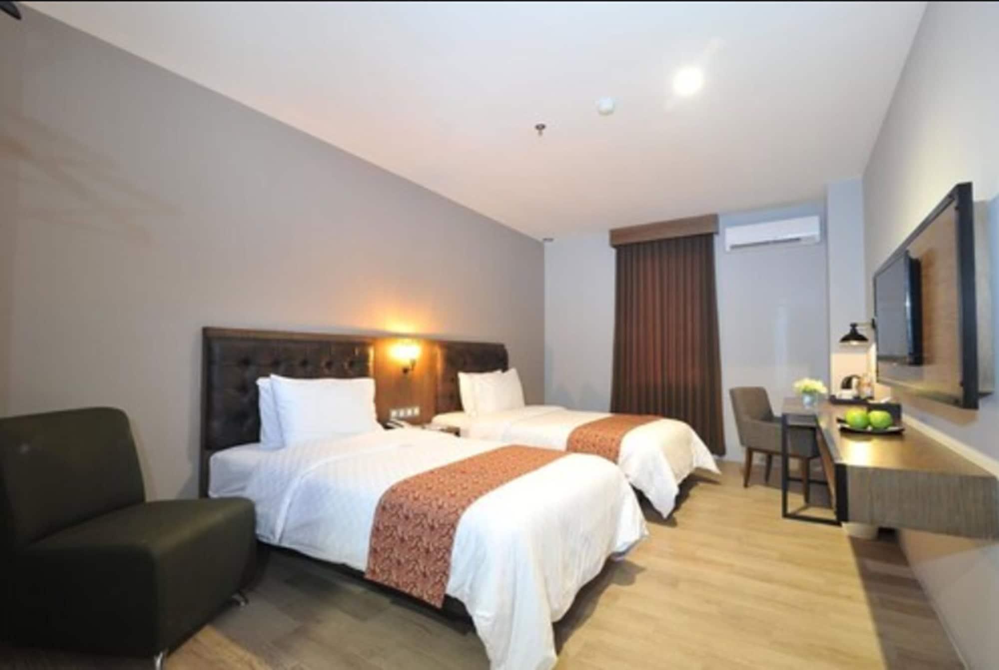 Grand Kangen Hotel Urip Sumoharjo Yogyakarta Exterior foto